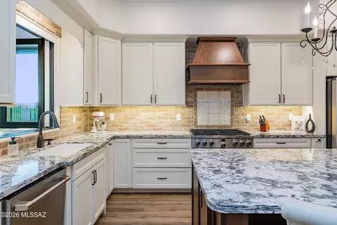 Kitchen - 15320 E Tumbling L Ranch Pl, Vail, AZ 85641 photo 4 of 5