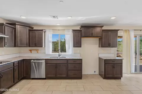 Kitchen - 3730 E Tapia Dr, Vail, AZ 85641 photo 3 of 6