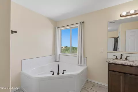Bath - 3730 E Tapia Dr, Vail, AZ 85641 photo 4 of 4