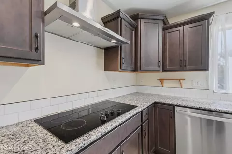 Kitchen - 3730 E Tapia Dr, Vail, AZ 85641 photo 6 of 6