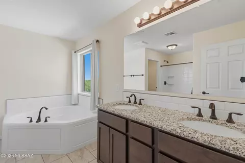 Bath - 3730 E Tapia Dr, Vail, AZ 85641 photo 3 of 4