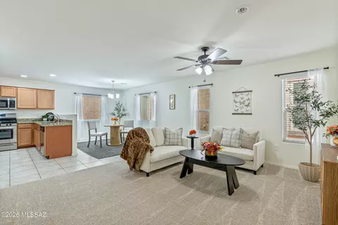 1336 W Vuelta Oruga, Sahuarita, AZ 85629