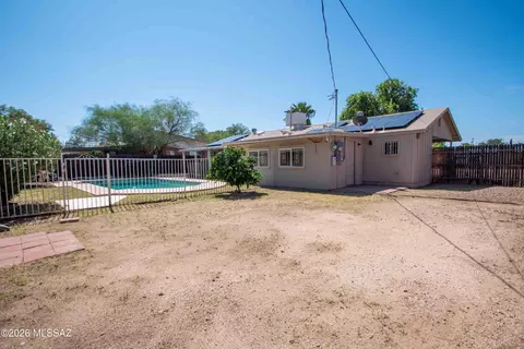 Exterior - 7253 Eli Dr, Tucson, AZ 85710 photo 9 of 10