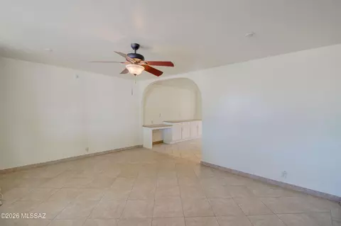 Living - 7253 Eli Dr, Tucson, AZ 85710 photo 3 of 8