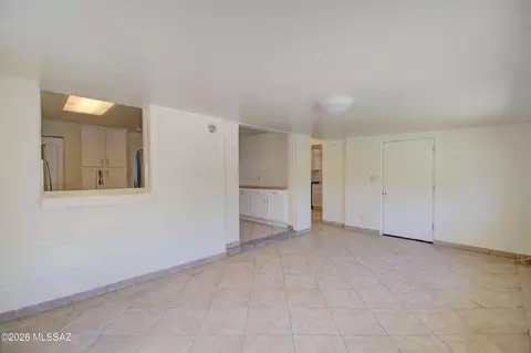 Living - 7253 Eli Dr, Tucson, AZ 85710 photo 8 of 8