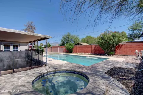 Exterior - 7253 Eli Dr, Tucson, AZ 85710 photo 4 of 10