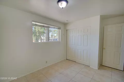 Bedroom - 7253 Eli Dr, Tucson, AZ 85710 photo 5 of 7