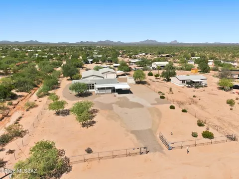 6321 N Desert Trail Rd, Tucson, AZ 85743