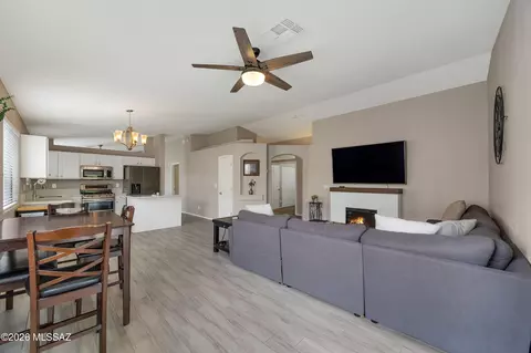 6992 W Harcuvar Dr, Tucson, AZ 85743