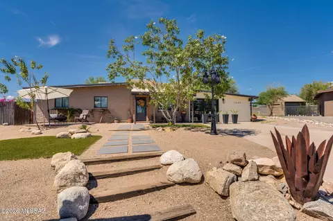 7449 N Bradley Pl, Tucson, AZ 85741