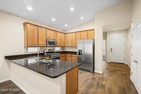 Kitchen - 11394 E Squash Blossom Loop, Tucson, AZ 85747 photo 1 of 2