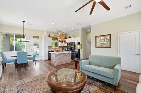 3560 N Pantano Rd, Tucson, AZ 85750