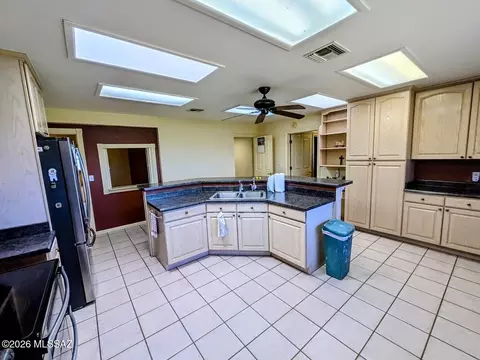 Kitchen - 9796 E Shamrock Ln, Pearce, AZ 85625 photo 1 of 4
