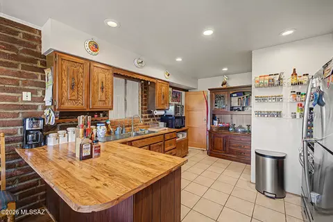 Kitchen - 16450 W Arivaca Rd, Arivaca, AZ 85601 photo 1 of 2
