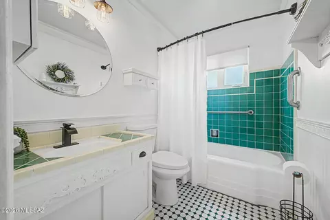 Bath - 4655 E 8th St, Tucson, AZ 85711 photo 1 of 2