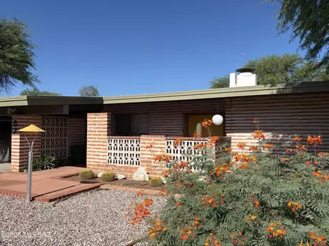 87 N Placita Del Saco, Tucson, AZ 85710