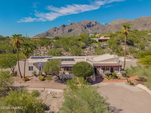 6871 N Solaz Cuarto, Tucson, AZ 85718