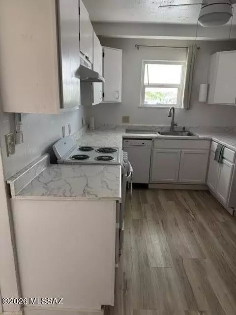 Kitchen - 438 S Biddle Ave, Willcox, AZ 85643 photo 4 of 4