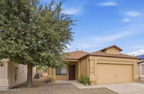 7704 S Trumpet Vine Ave, Tucson, AZ 85747