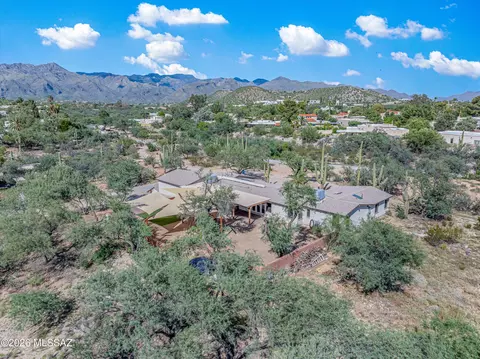 7041 E River Rd, Tucson, AZ 85750