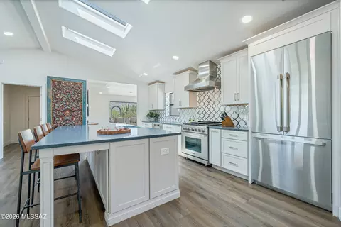 Kitchen - 7041 E River Rd, Tucson, AZ 85750 photo 3 of 5