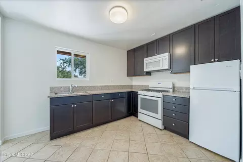 Kitchen - 7041 E River Rd, Tucson, AZ 85750 photo 5 of 5