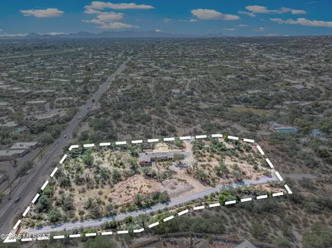 View/Area - 7041 E River Rd, Tucson, AZ 85750 photo 6 of 8