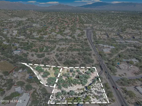 View/Area - 7041 E River Rd, Tucson, AZ 85750 photo 8 of 8