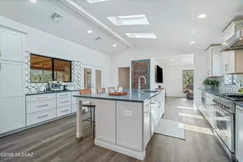 Kitchen - 7041 E River Rd, Tucson, AZ 85750 photo 2 of 5