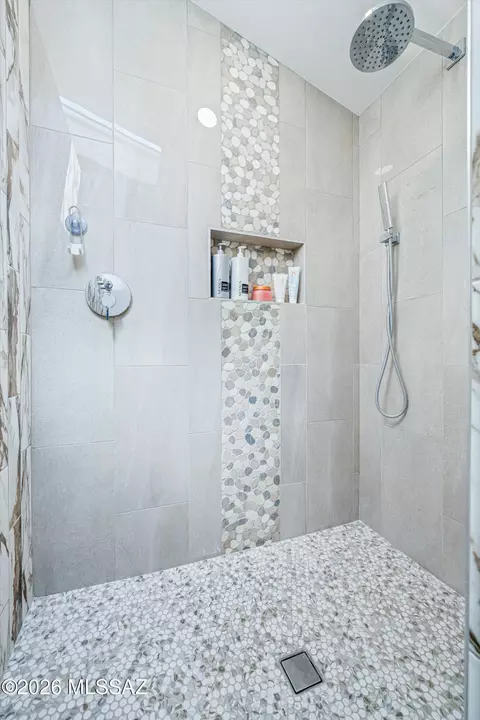 Bath - 7041 E River Rd, Tucson, AZ 85750 photo 3 of 5