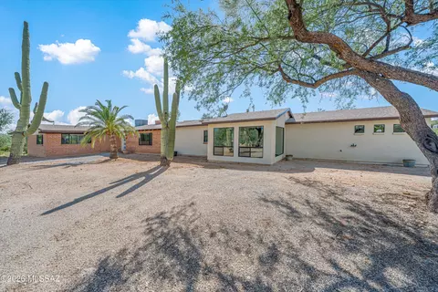 Exterior - 7041 E River Rd, Tucson, AZ 85750 photo 2 of 9