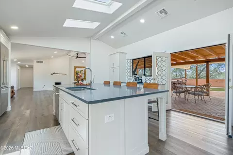 Kitchen - 7041 E River Rd, Tucson, AZ 85750 photo 4 of 5