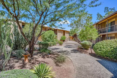 4 W Greenock Dr #4AA, Tucson, AZ 85737