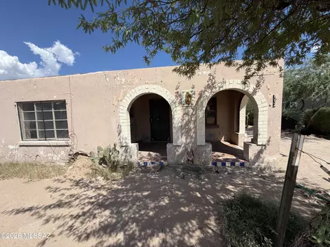 712 W Calle Adelanto, Tucson, AZ 85705