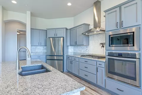 Kitchen - 14348 E Willow Goldfinch Ct, Vail, AZ 85641 photo 4 of 7