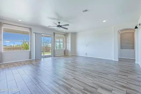 Living - 14348 E Willow Goldfinch Ct, Vail, AZ 85641 photo 2 of 4