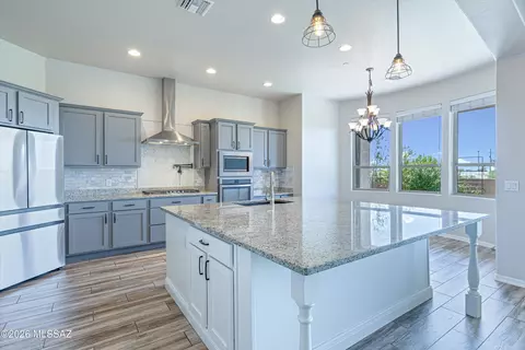Kitchen - 14348 E Willow Goldfinch Ct, Vail, AZ 85641 photo 2 of 7