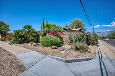 Exterior - 5525 E 3rd St, Tucson, AZ 85711 photo 6 of 8