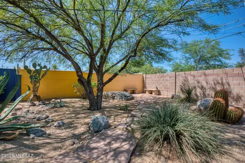Exterior - 5525 E 3rd St, Tucson, AZ 85711 photo 7 of 8