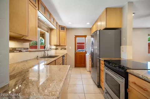 Kitchen - 5525 E 3rd St, Tucson, AZ 85711 photo 2 of 2