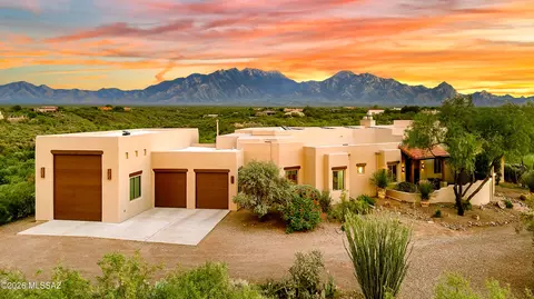 2073 S Rolling Rock Pl, Green Valley, AZ 85614