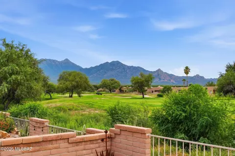 745 W Waterview Dr, Green Valley, AZ 85614