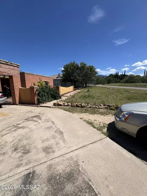 28 Driftwood Cir, Nogales, AZ 85621