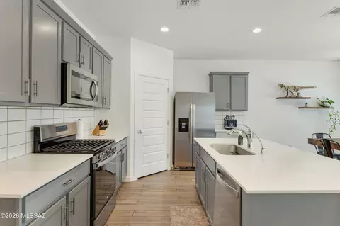 Kitchen - 12834 E Russo Dr, Vail, AZ 85641 photo 2 of 3