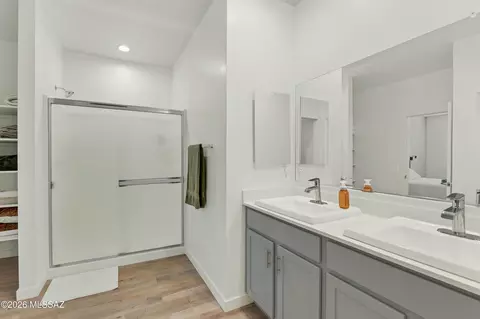 Bath - 12834 E Russo Dr, Vail, AZ 85641 photo 1 of 2