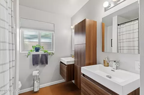 Bath - 2520 E 7th St, Tucson, AZ 85716 photo 3 of 3