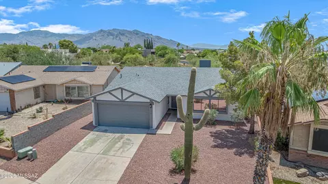 9316 N Eagle Dancer Dr, Tucson, AZ 85742