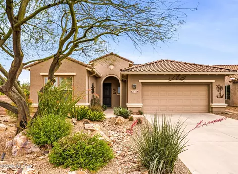 2516 E Skywalker Way, Green Valley, AZ 85614