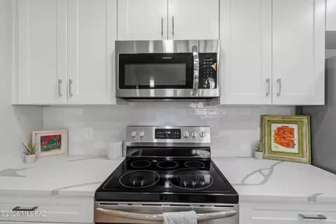 Kitchen - 2034 E River Rd #203, Tucson, AZ 85718 photo 6 of 9