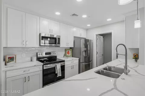 Kitchen - 2034 E River Rd #203, Tucson, AZ 85718 photo 1 of 9